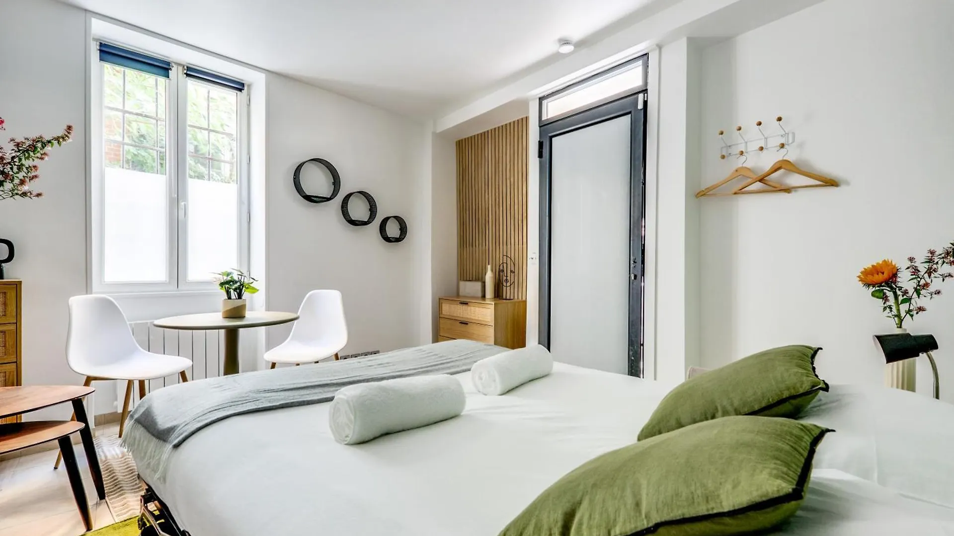 Montmartre L Center & Historic Sacre-coeur Apartment Paris