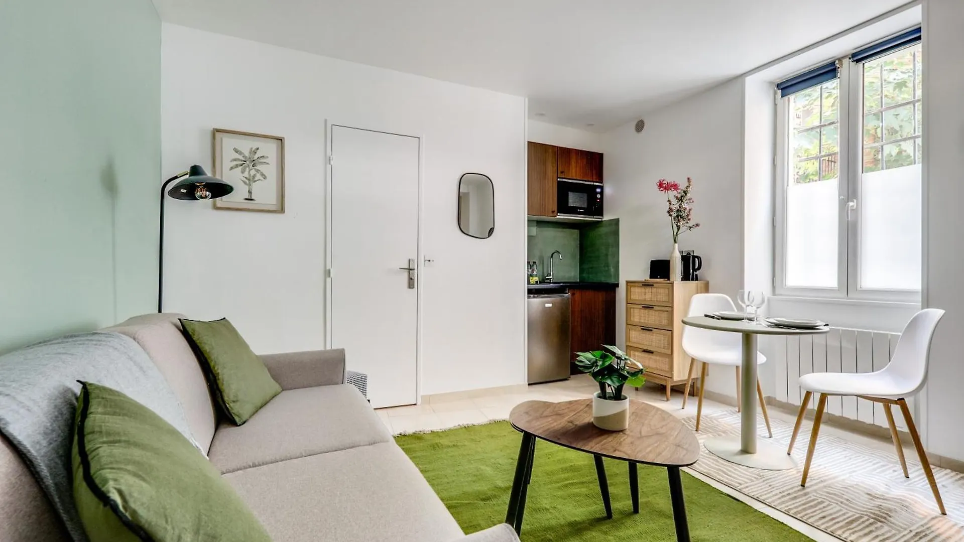 Apartment Montmartre L Center & Historic Sacre-coeur Paris