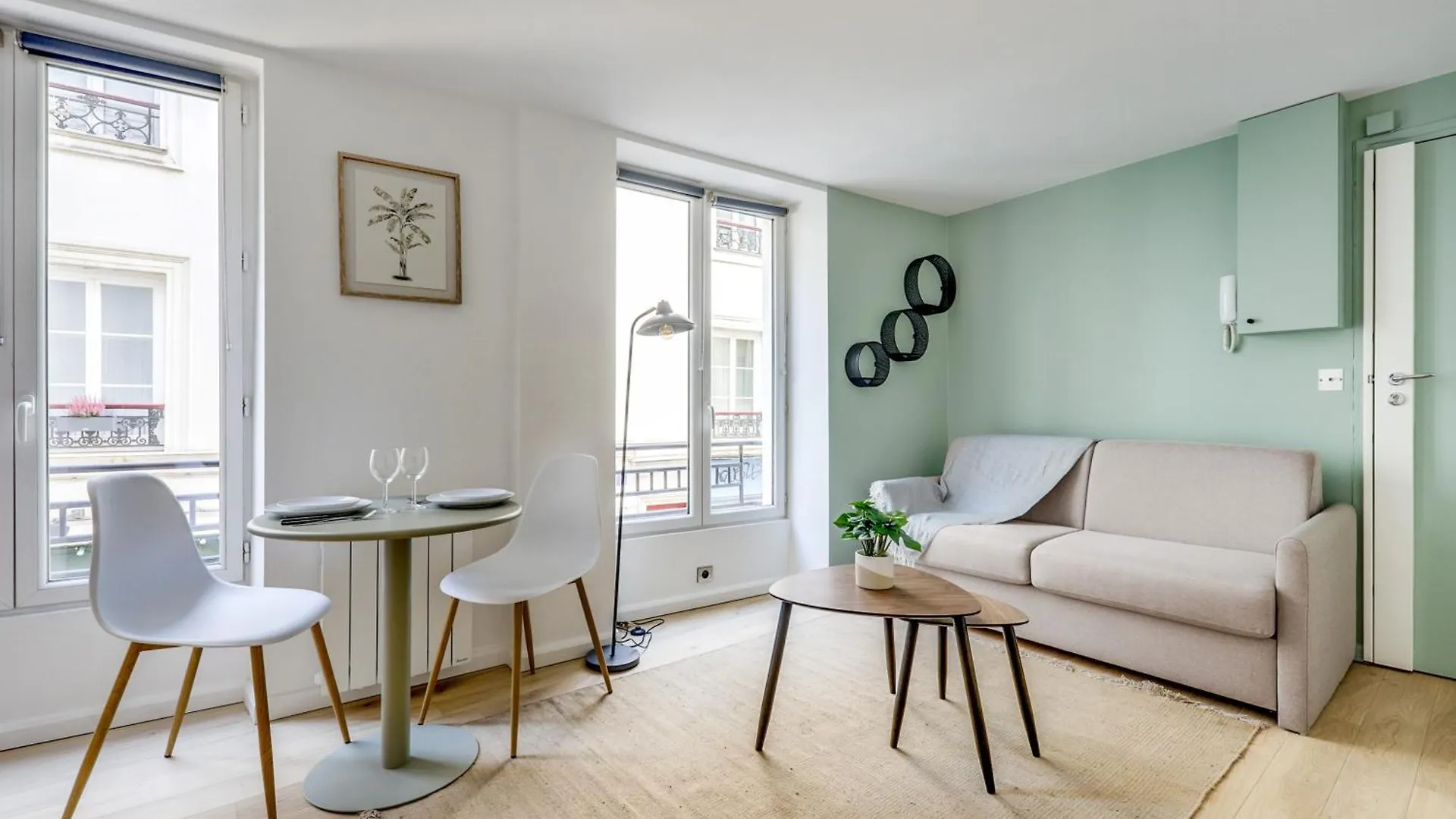 Montmartre L Center & Historic Sacre-coeur Apartment Paris