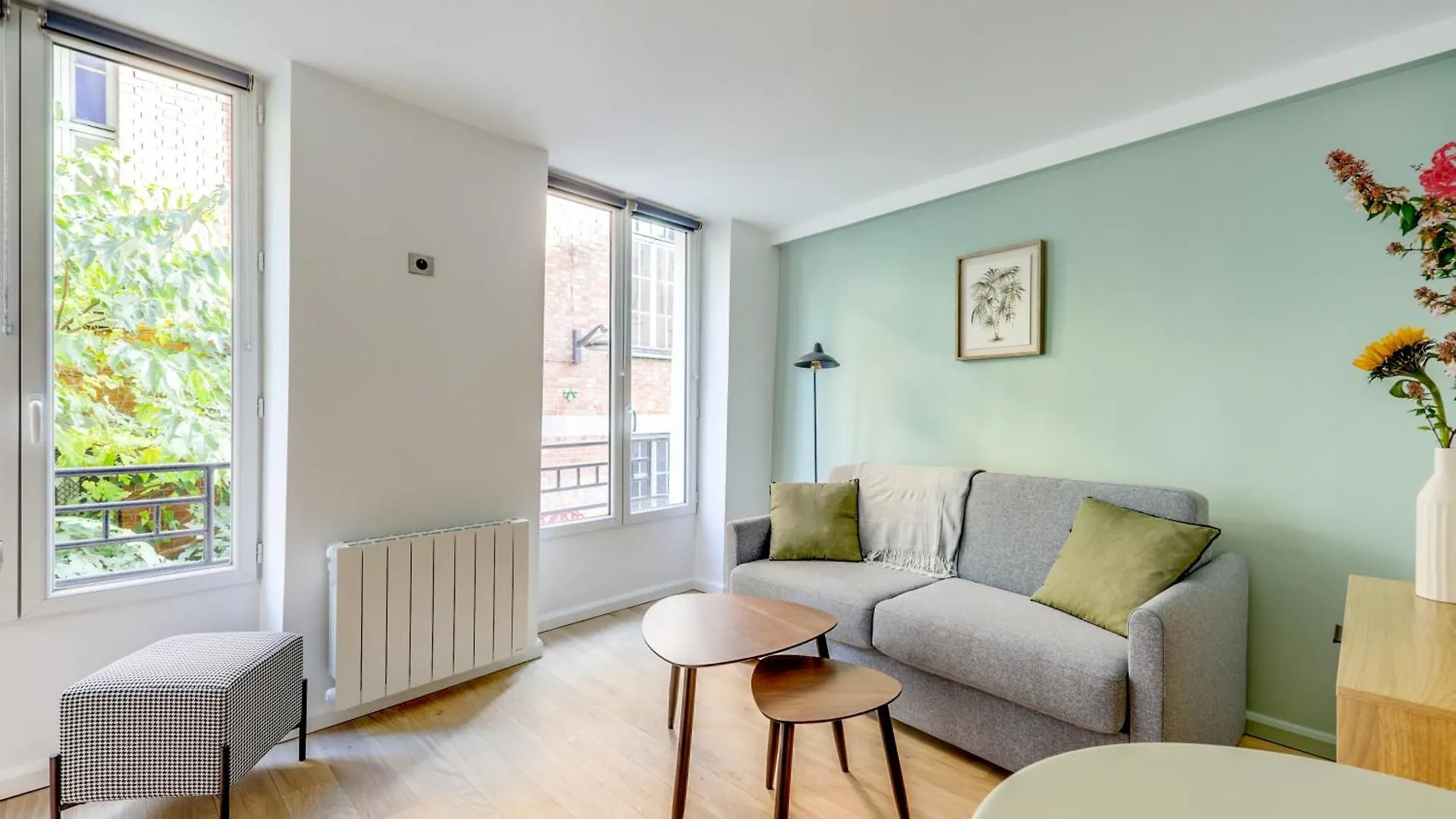 Apartment Montmartre L Center & Historic Sacre-coeur Paris