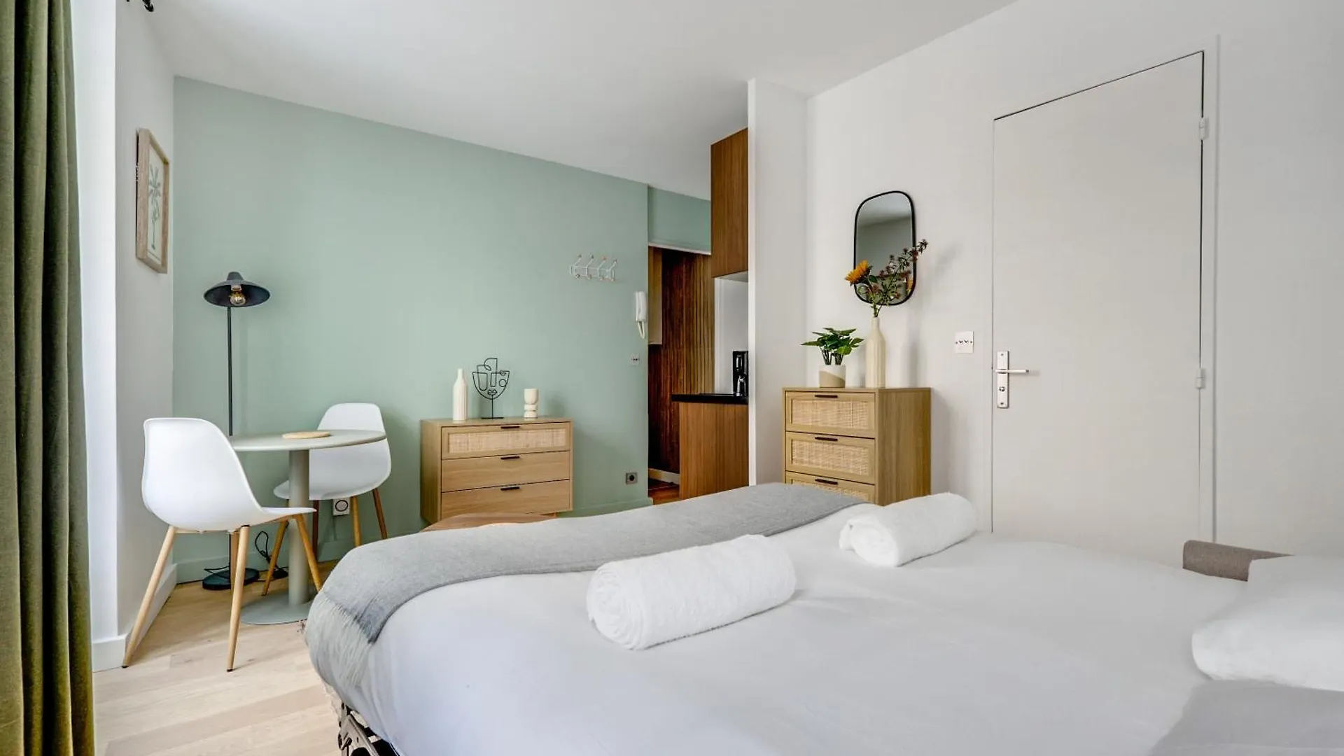 Apartment Montmartre L Center & Historic Sacre-coeur